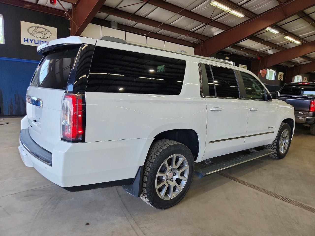 2017 GMC YUKON XL DENALI — снимка 3