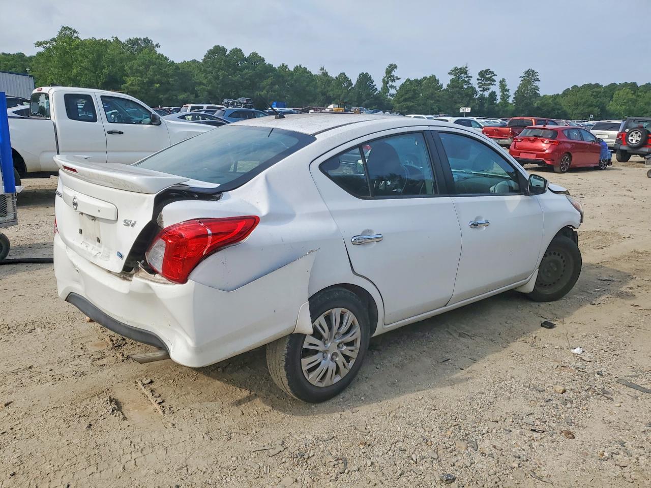 2015 NISSAN VERSA 1.6 SV — снимка 3