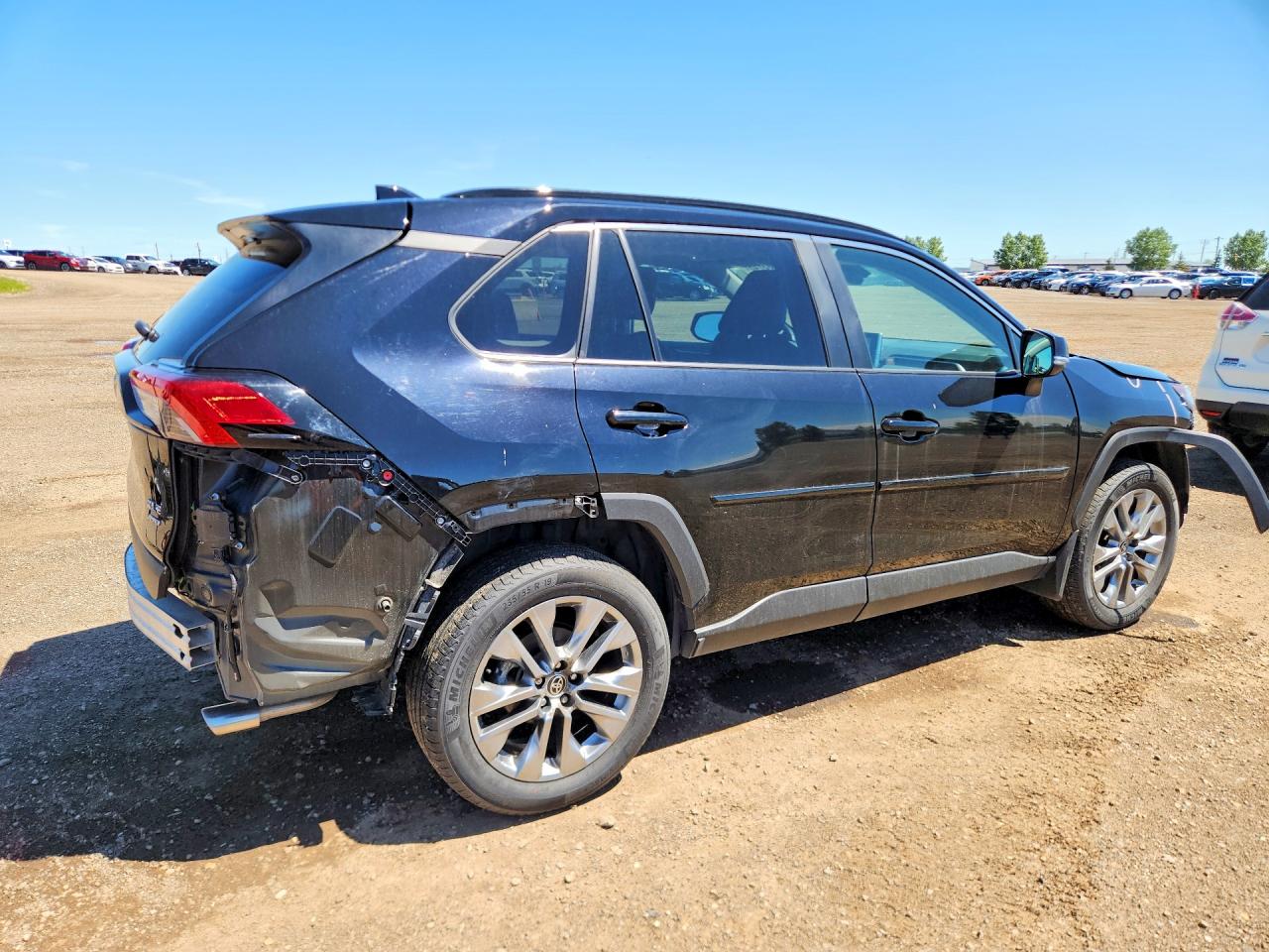 2024 TOYOTA RAV4 XLE — снимка 3