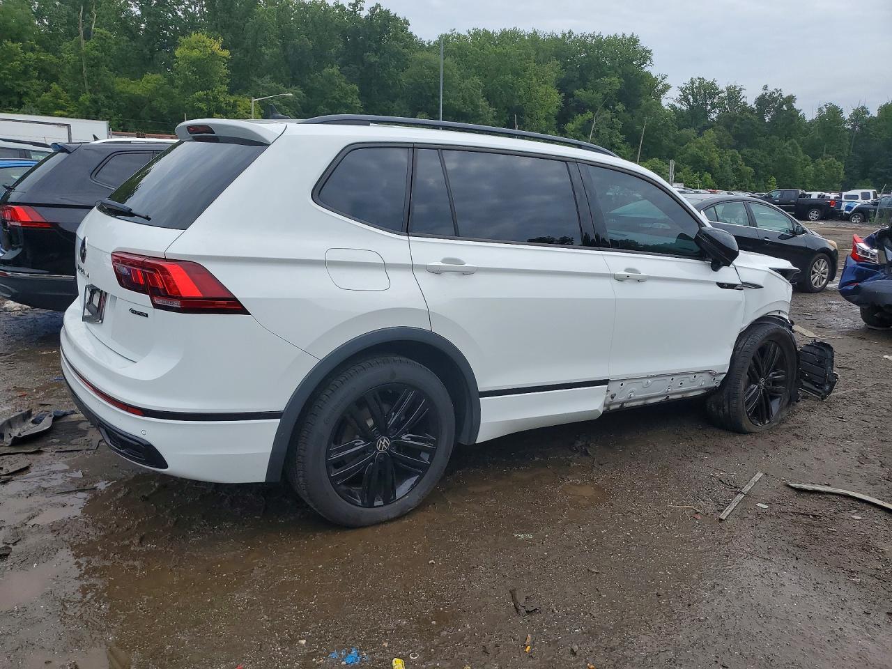 2022 VOLKSWAGEN TIGUAN SE R-LINE BLACK — снимка 3