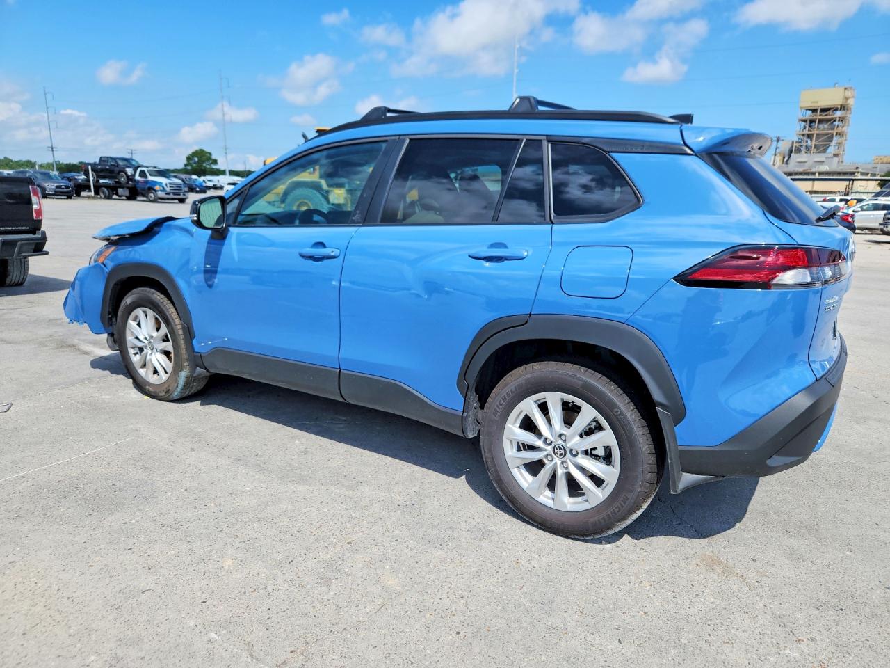2026 TOYOTA COROLLA CROSS LE — снимка 2