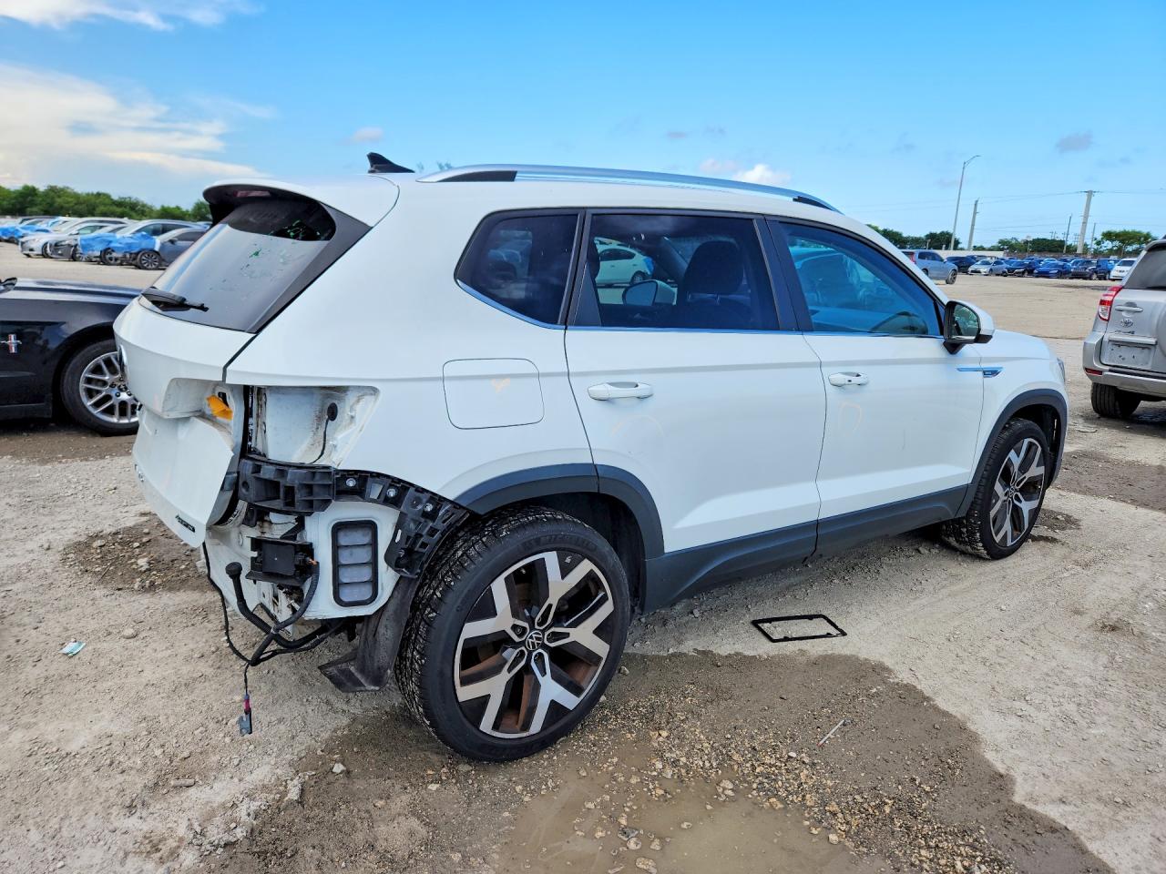 2022 VOLKSWAGEN TAOS SEL — снимка 3