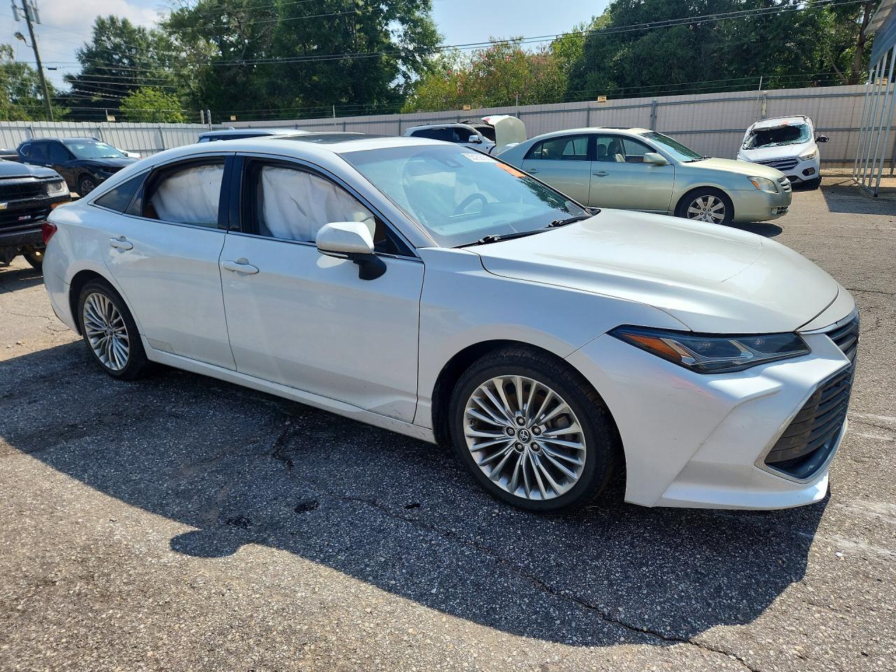 2019 TOYOTA AVALON LIMITED — снимка 4
