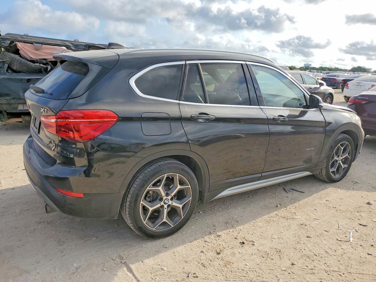 2017 BMW X1 XDRIVE28I — снимка 3