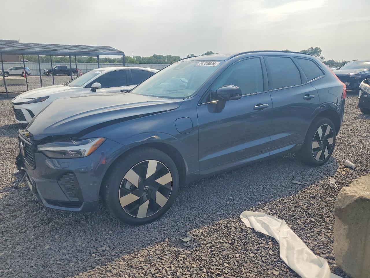 2025 VOLVO XC60 PLUS