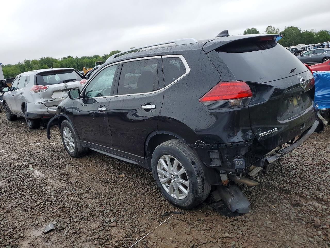 2017 NISSAN ROGUE SV — снимка 2