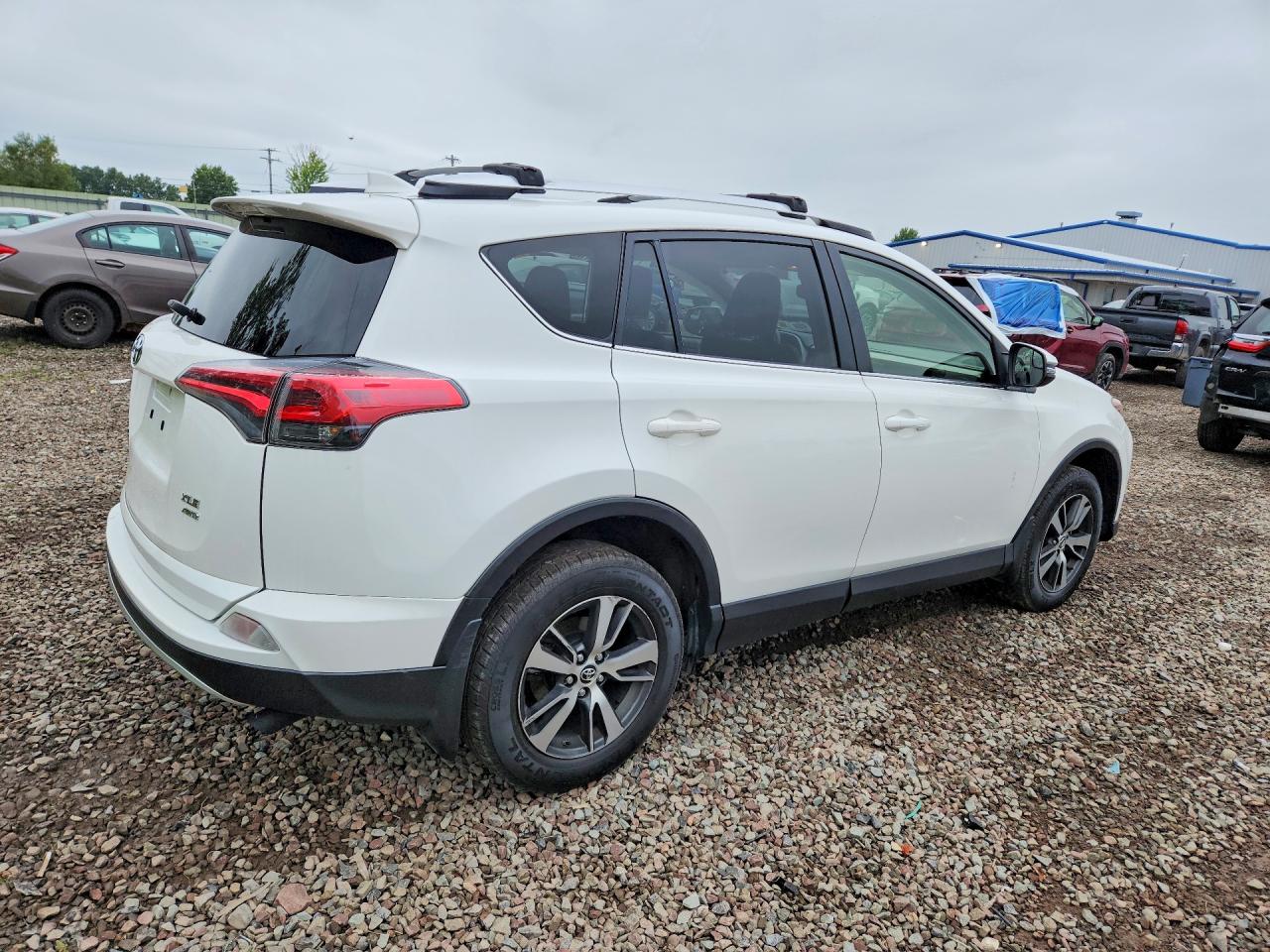 2016 TOYOTA RAV4 XLE — снимка 3