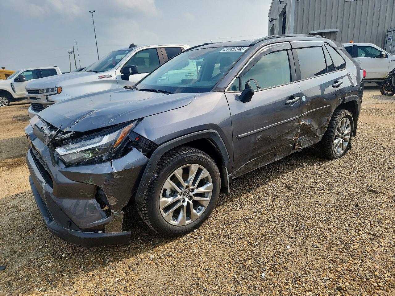 2022 TOYOTA RAV4 XLE