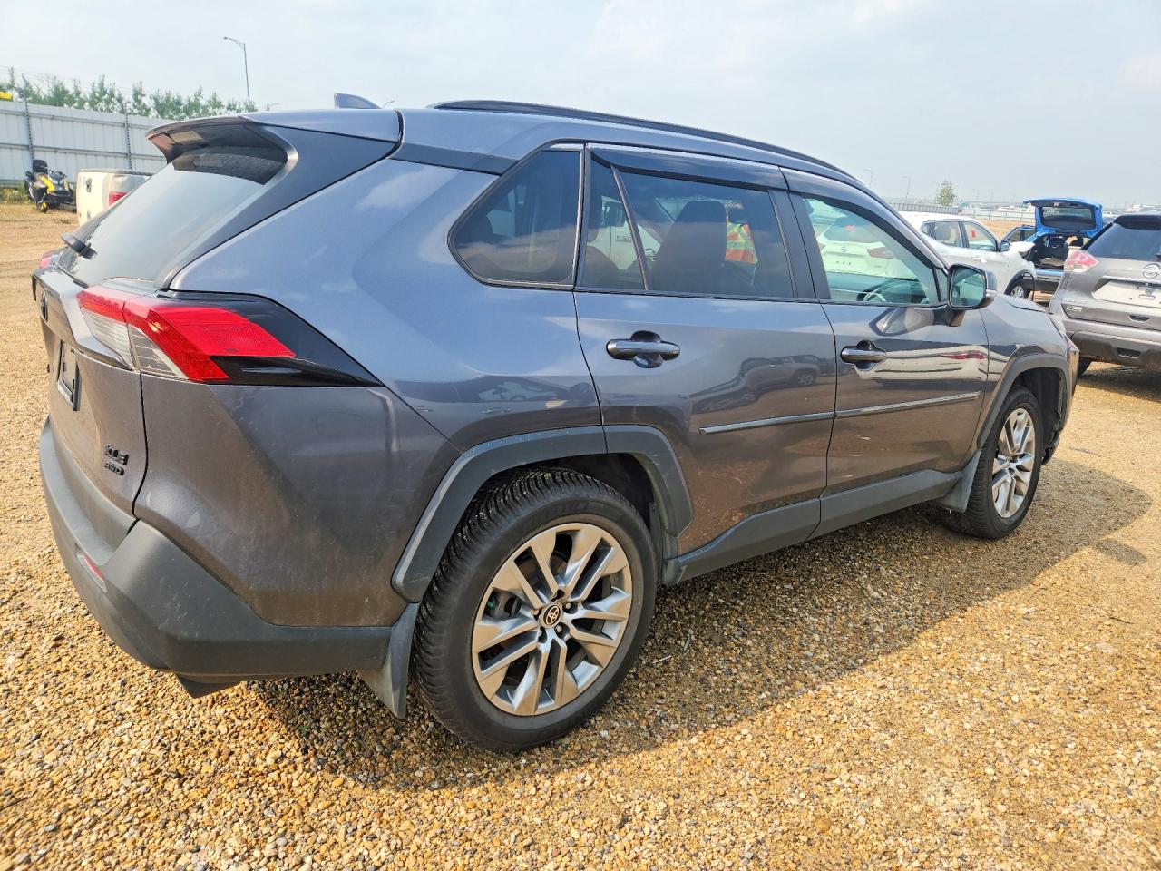 2022 TOYOTA RAV4 XLE — снимка 3