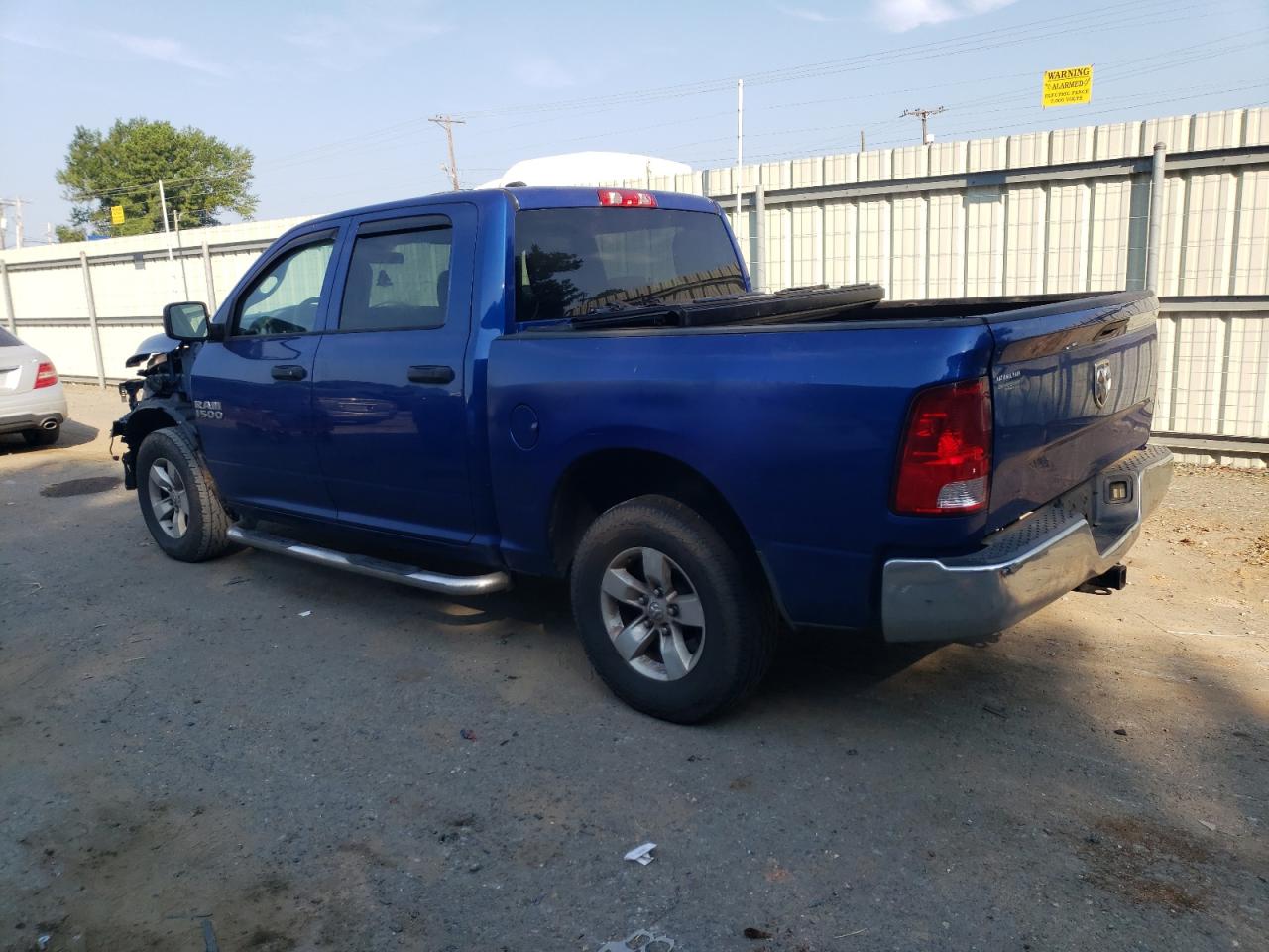 2017 RAM 1500 ST — снимка 2