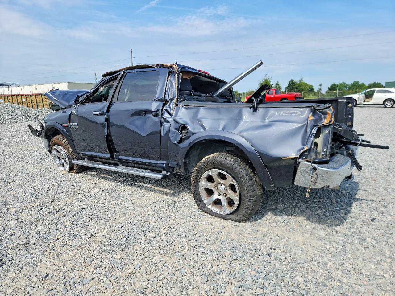 2015 RAM 1500 LARAMIE — снимка 2