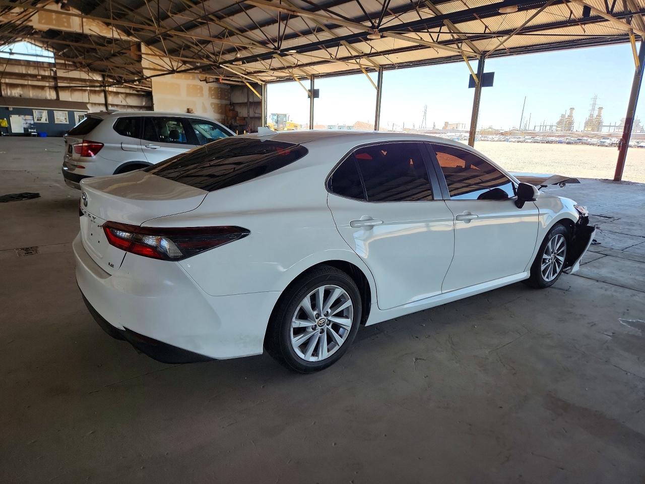 2021 TOYOTA CAMRY LE — снимка 3