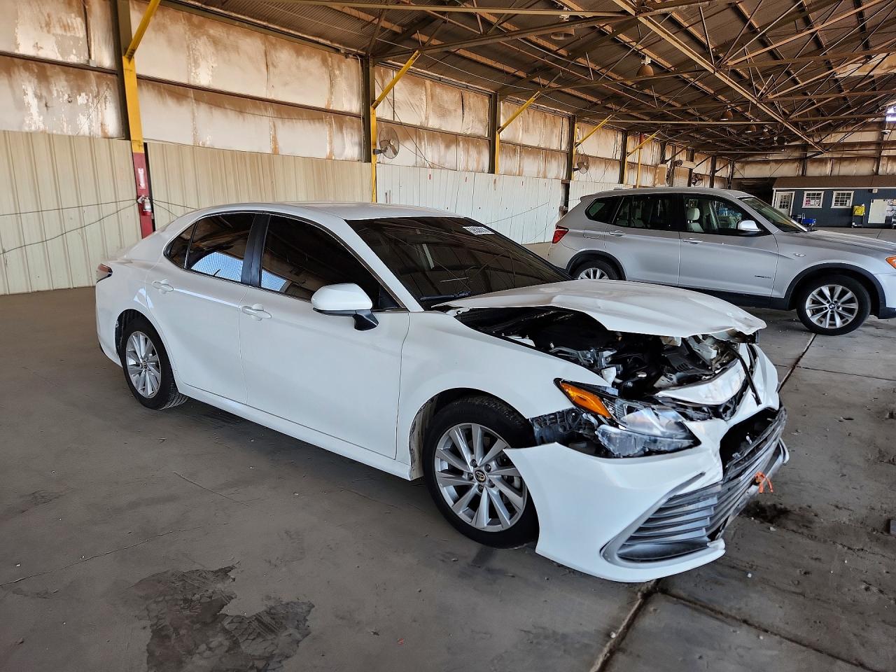 2021 TOYOTA CAMRY LE — снимка 4