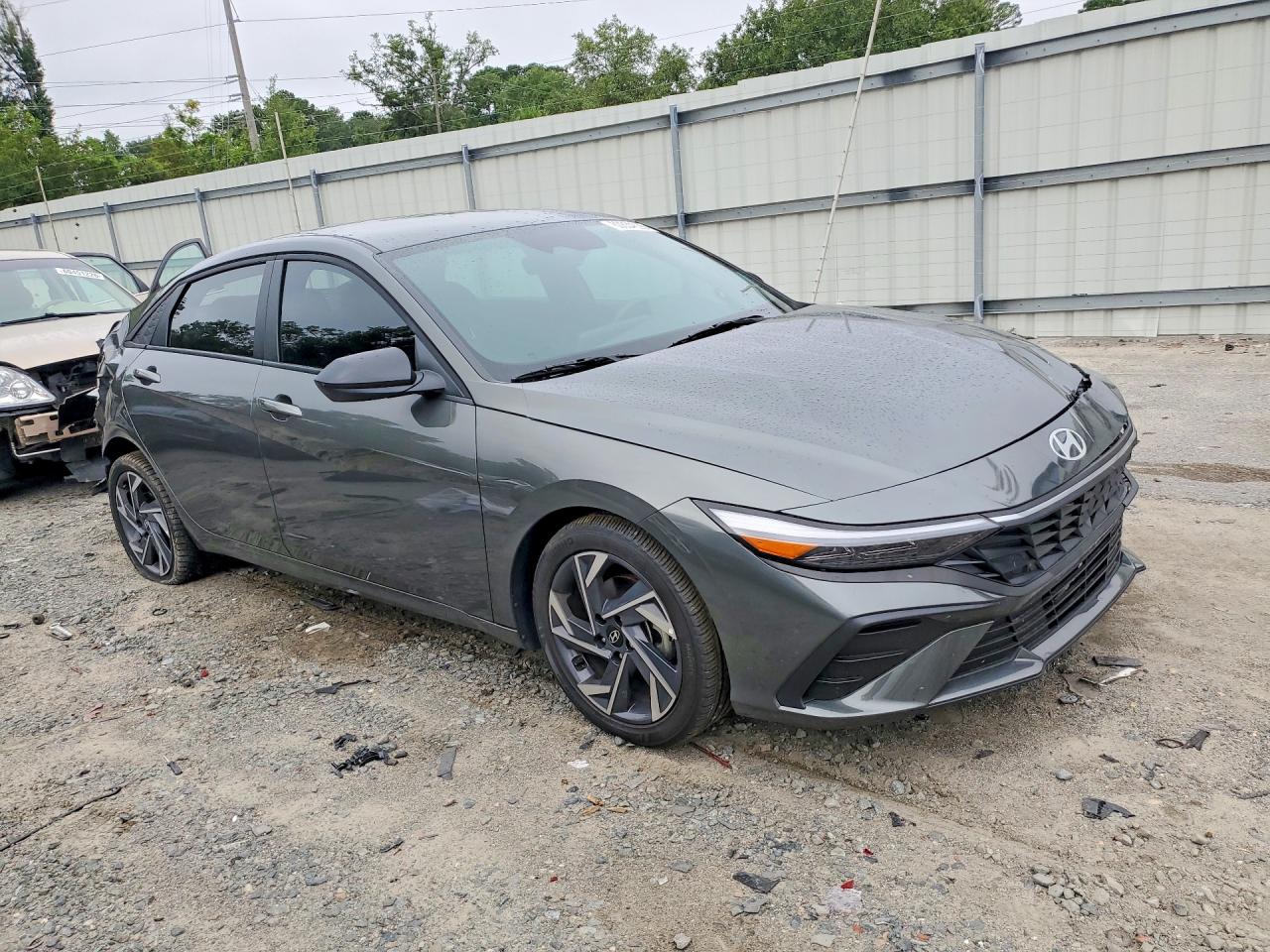 2025 HYUNDAI ELANTRA SEL SPORT — снимка 4