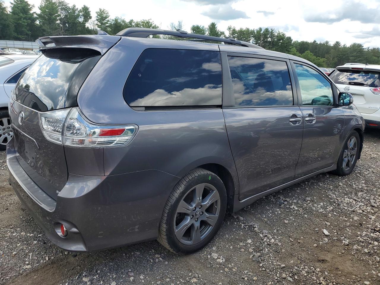 2018 TOYOTA SIENNA SE PREMIUM 8-PASSENGER — снимка 3