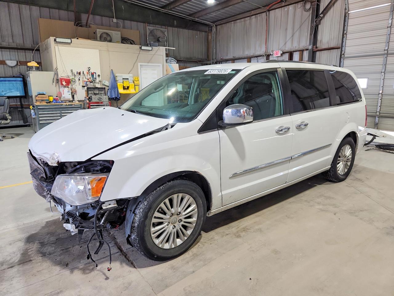 2016 CHRYSLER TOWN & COUNTRY LIMITED