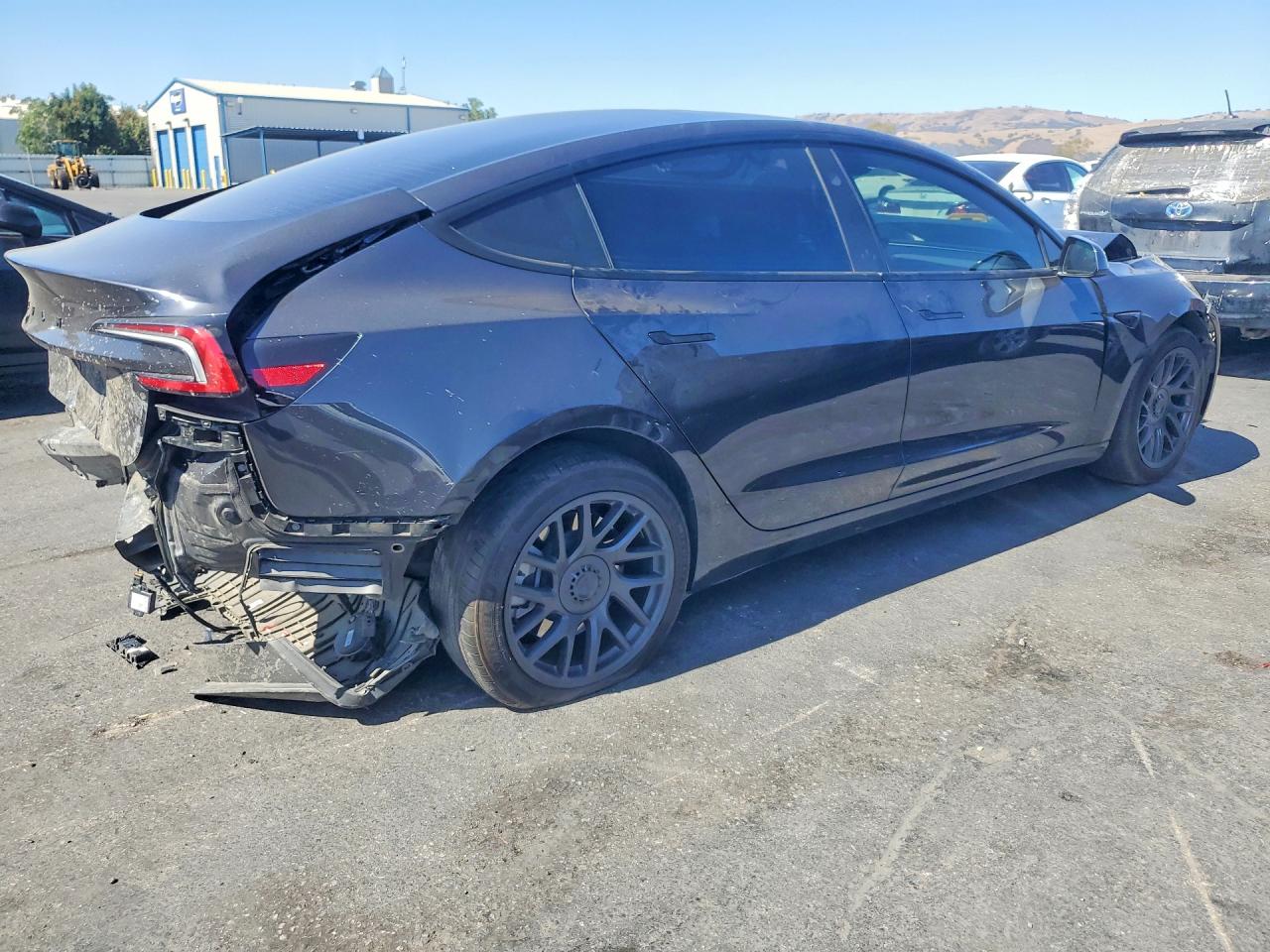 2025 TESLA MODEL 3 — снимка 3