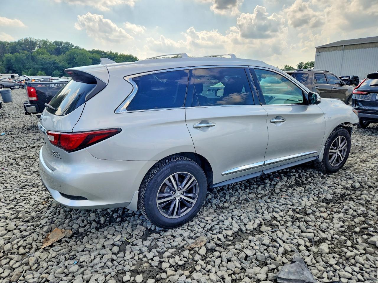 2017 INFINITI QX60 BASE — снимка 3