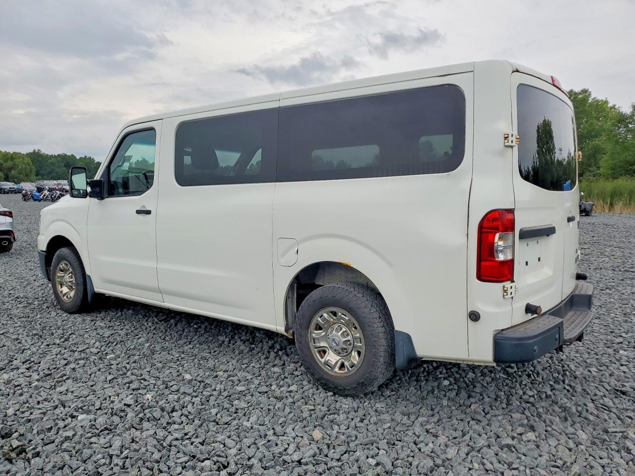 2016 NISSAN NV 2500 2500 HD SV — снимка 2
