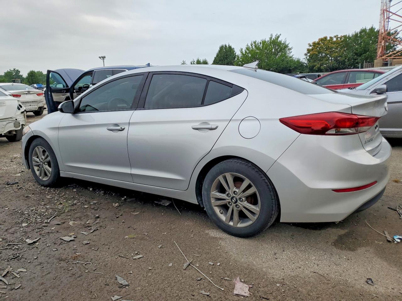 2017 HYUNDAI ELANTRA SE — снимка 2