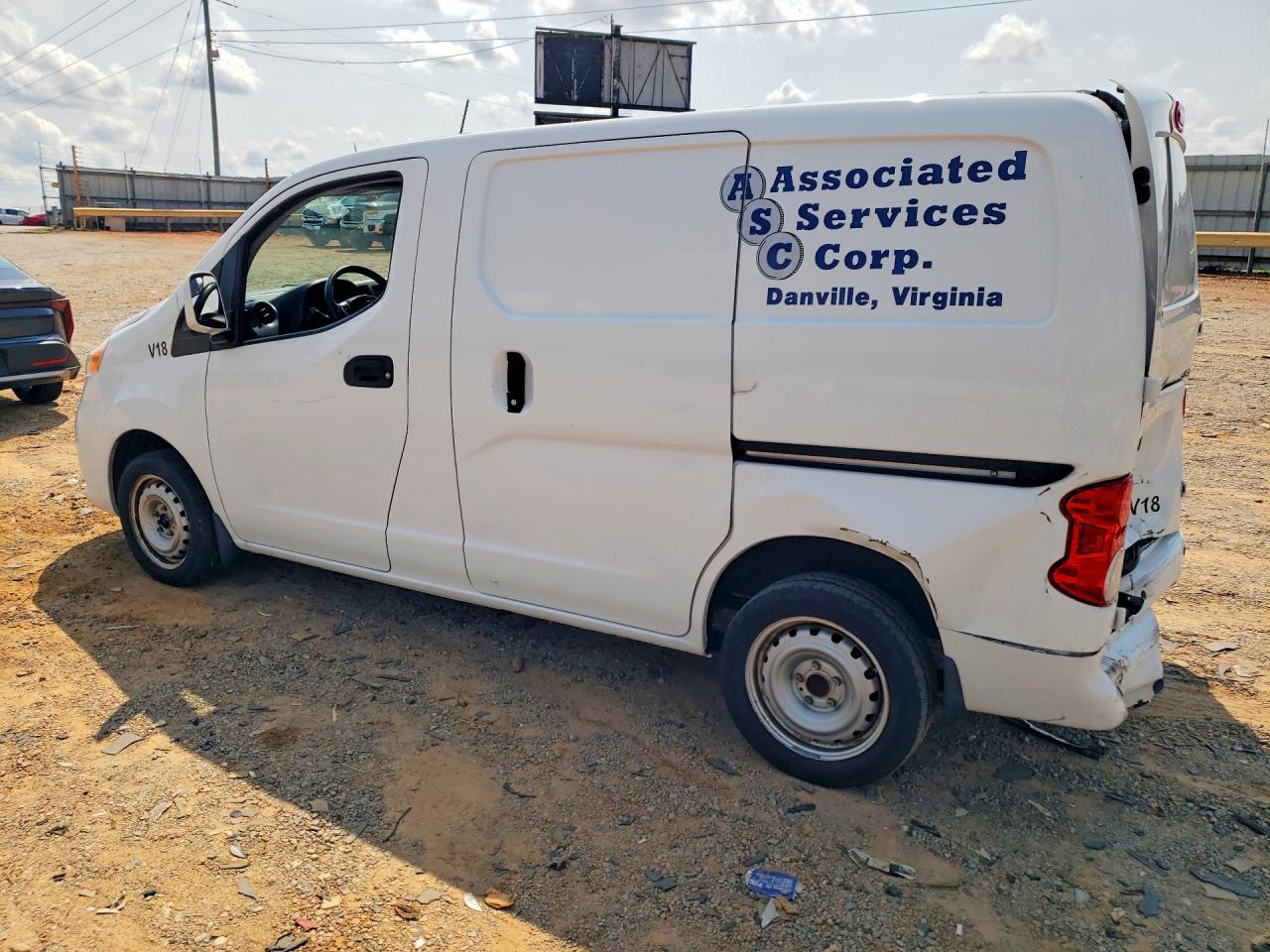 2021 NISSAN NV200 SV — снимка 2