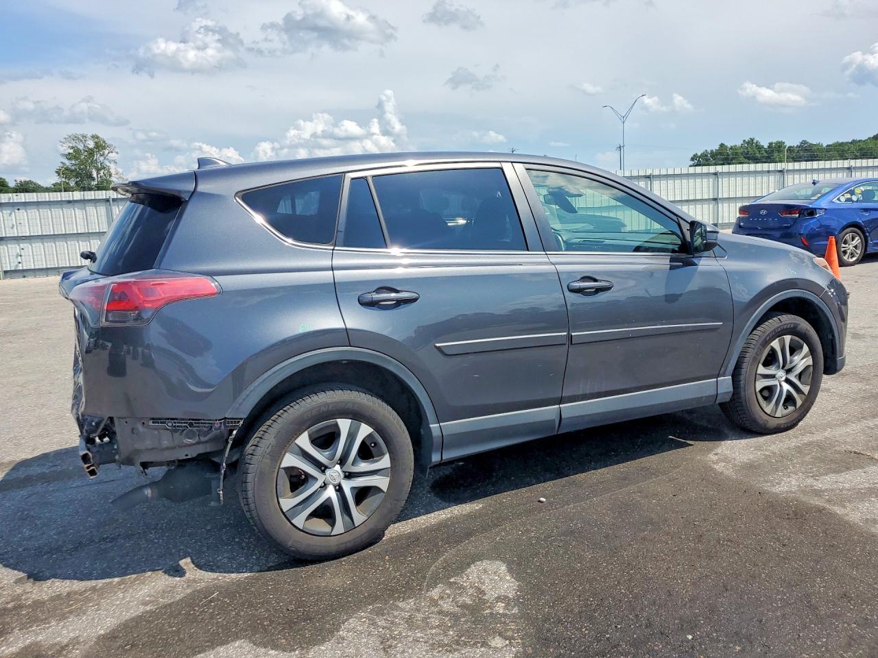 2017 TOYOTA RAV4 LE — снимка 3