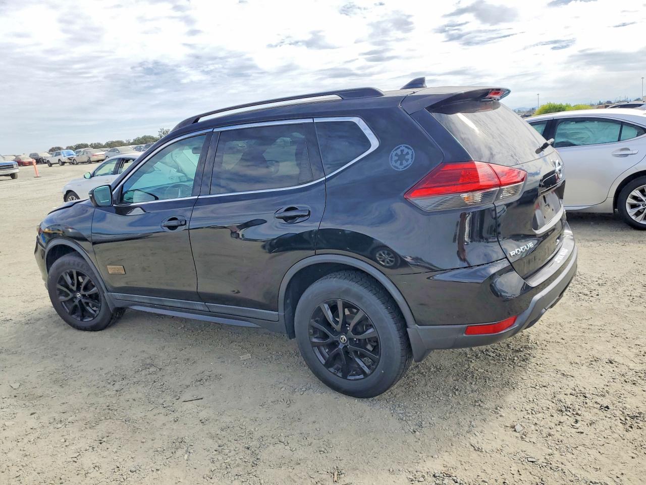 2017 NISSAN ROGUE SV — снимка 2