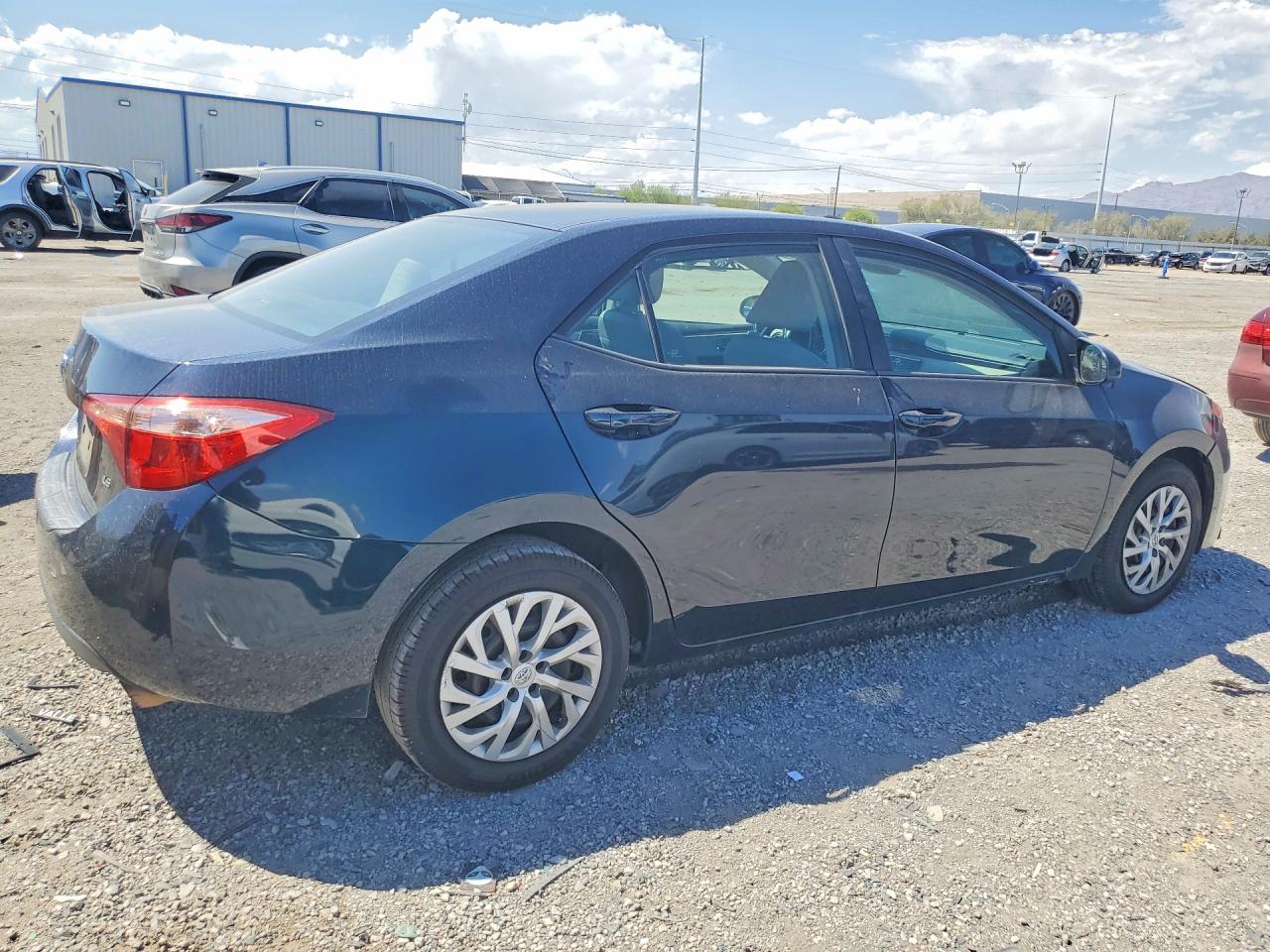 2017 TOYOTA COROLLA LE — снимка 3