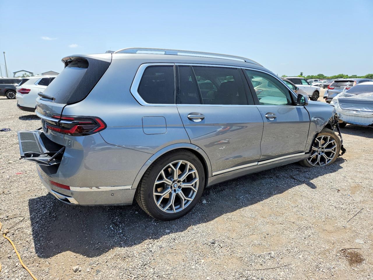 2025 BMW X7 XDRIVE40I — снимка 3