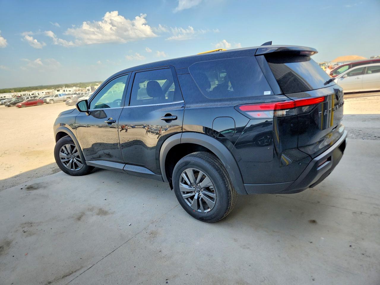 2026 NISSAN PATHFINDER S — снимка 2