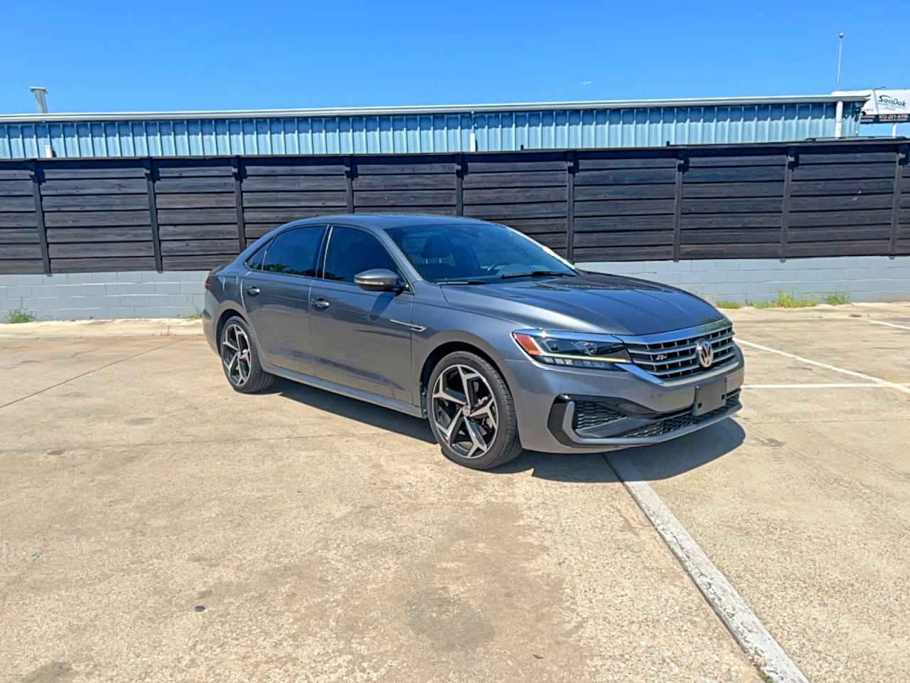 2022 VOLKSWAGEN PASSAT R-LINE