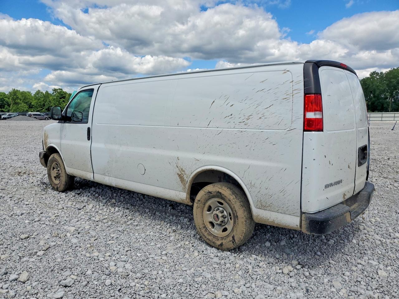 2023 GMC SAVANA G2500 PARATRANSIT — снимка 2