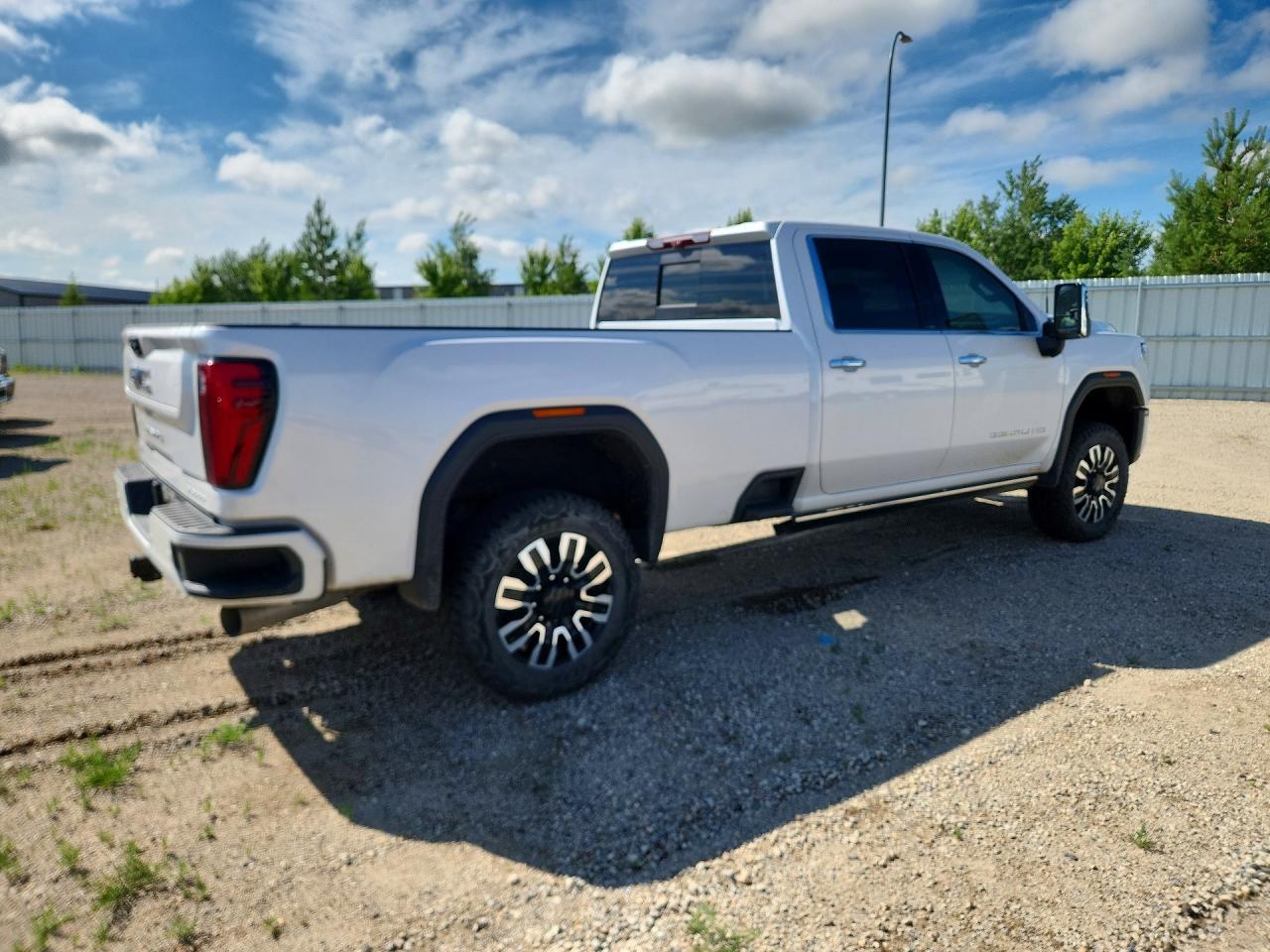 2024 GMC SIERRA K3500 DENALI ULTIMATE — снимка 3