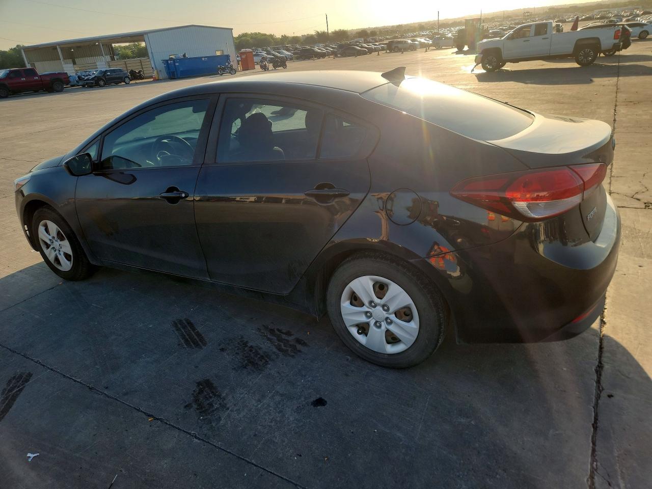 2017 KIA FORTE LX — снимка 2