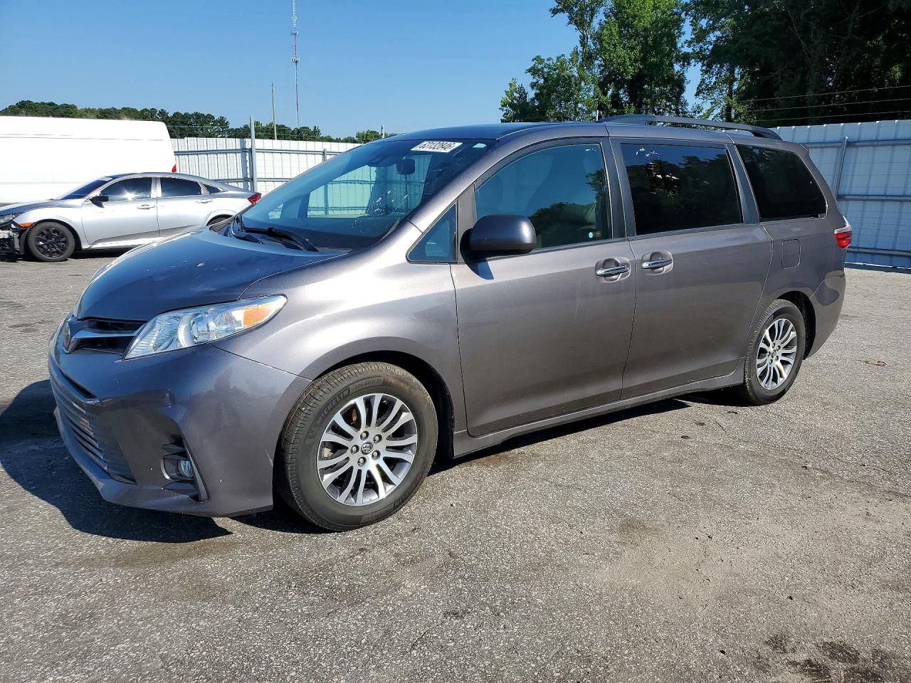 2018 TOYOTA SIENNA XLE PREMIUM 8-PASSENGER
