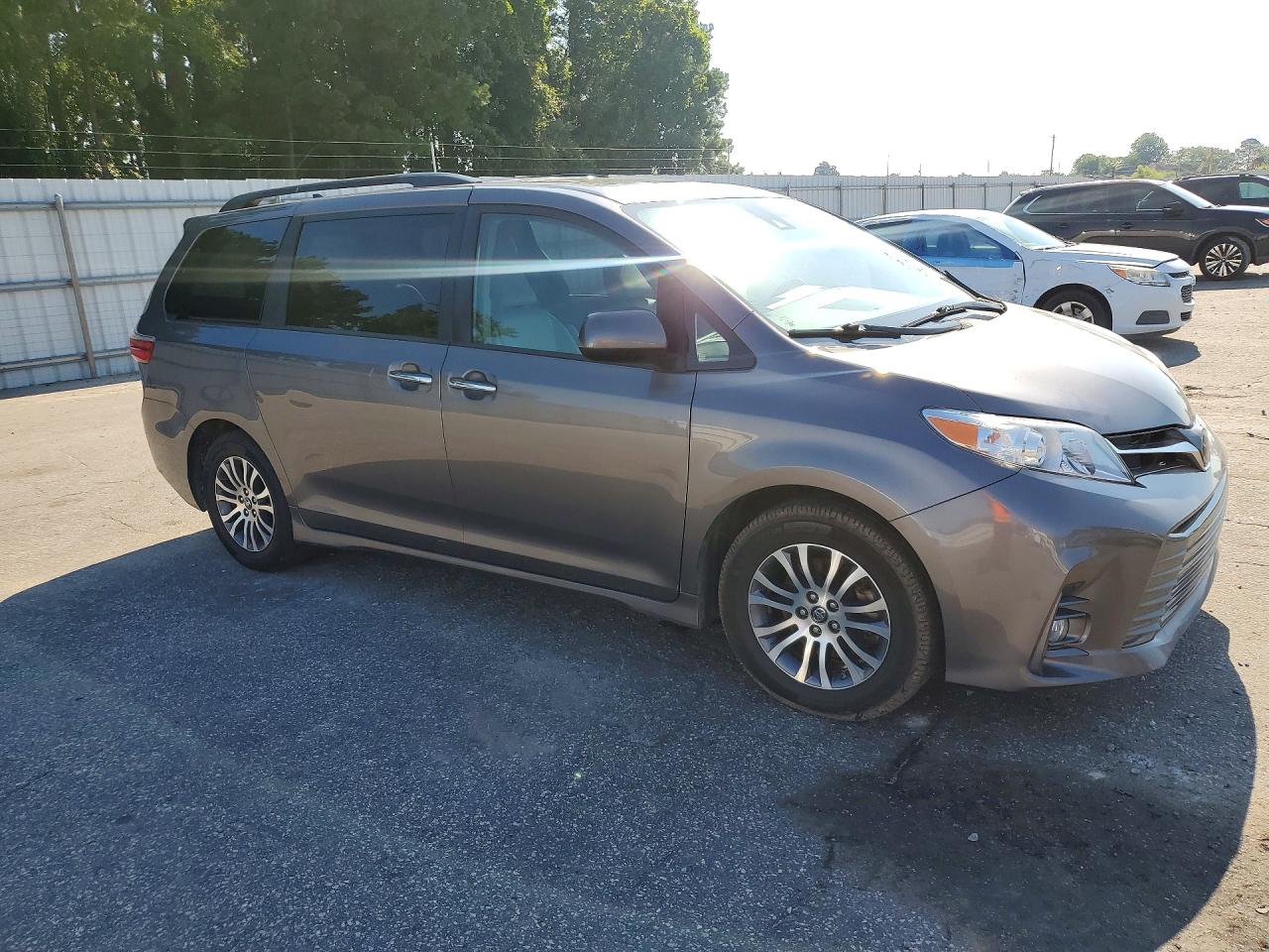 2018 TOYOTA SIENNA XLE PREMIUM 8-PASSENGER — снимка 4