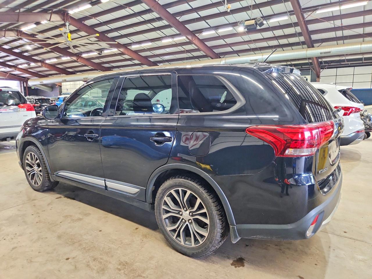 2016 MITSUBISHI OUTLANDER SE — снимка 2