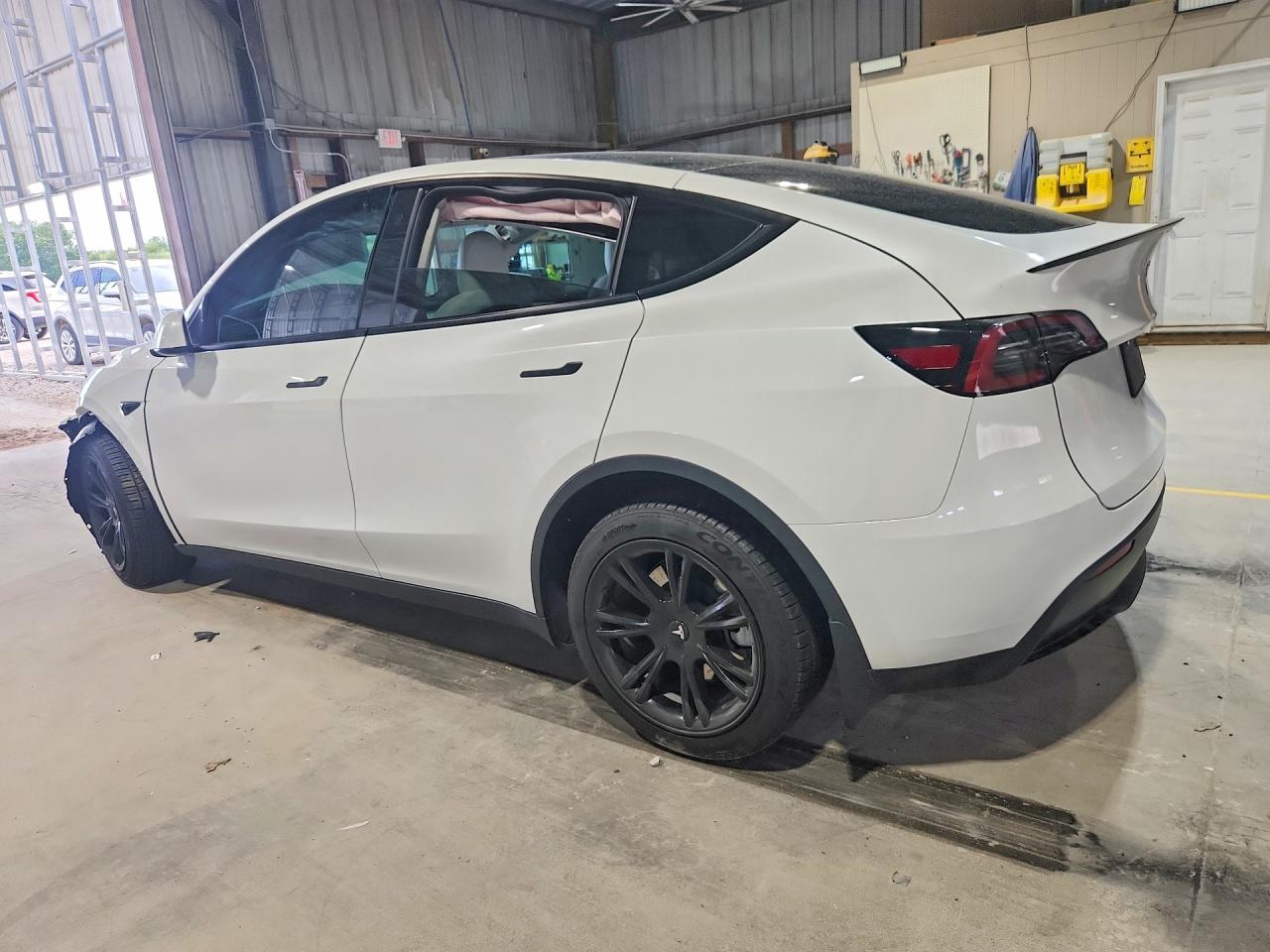 2023 TESLA MODEL Y — снимка 2