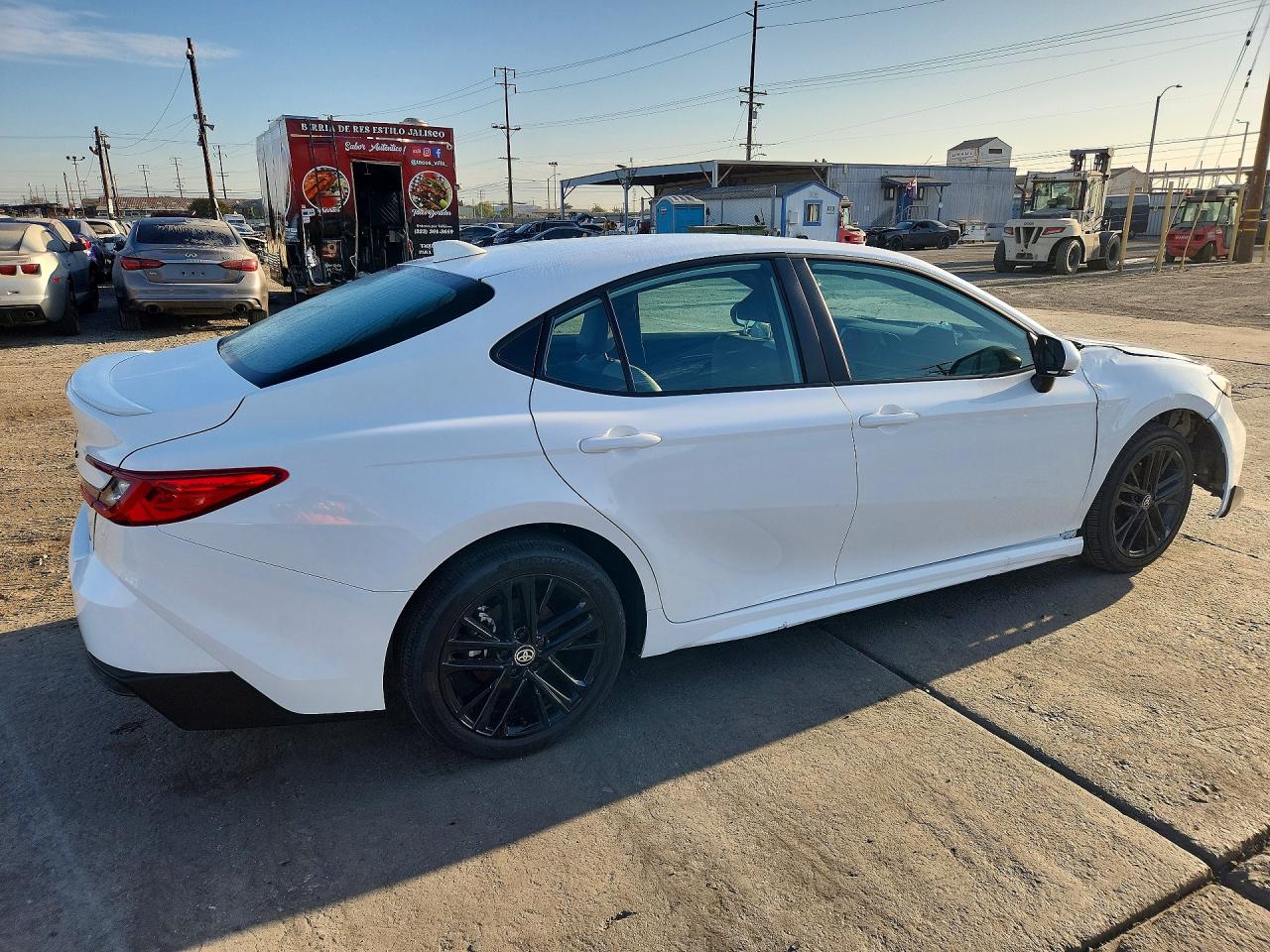 2026 TOYOTA CAMRY SE — снимка 3