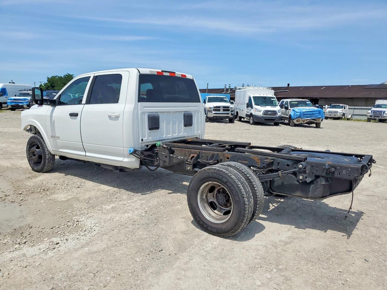 2022 RAM 3500 — снимка 2