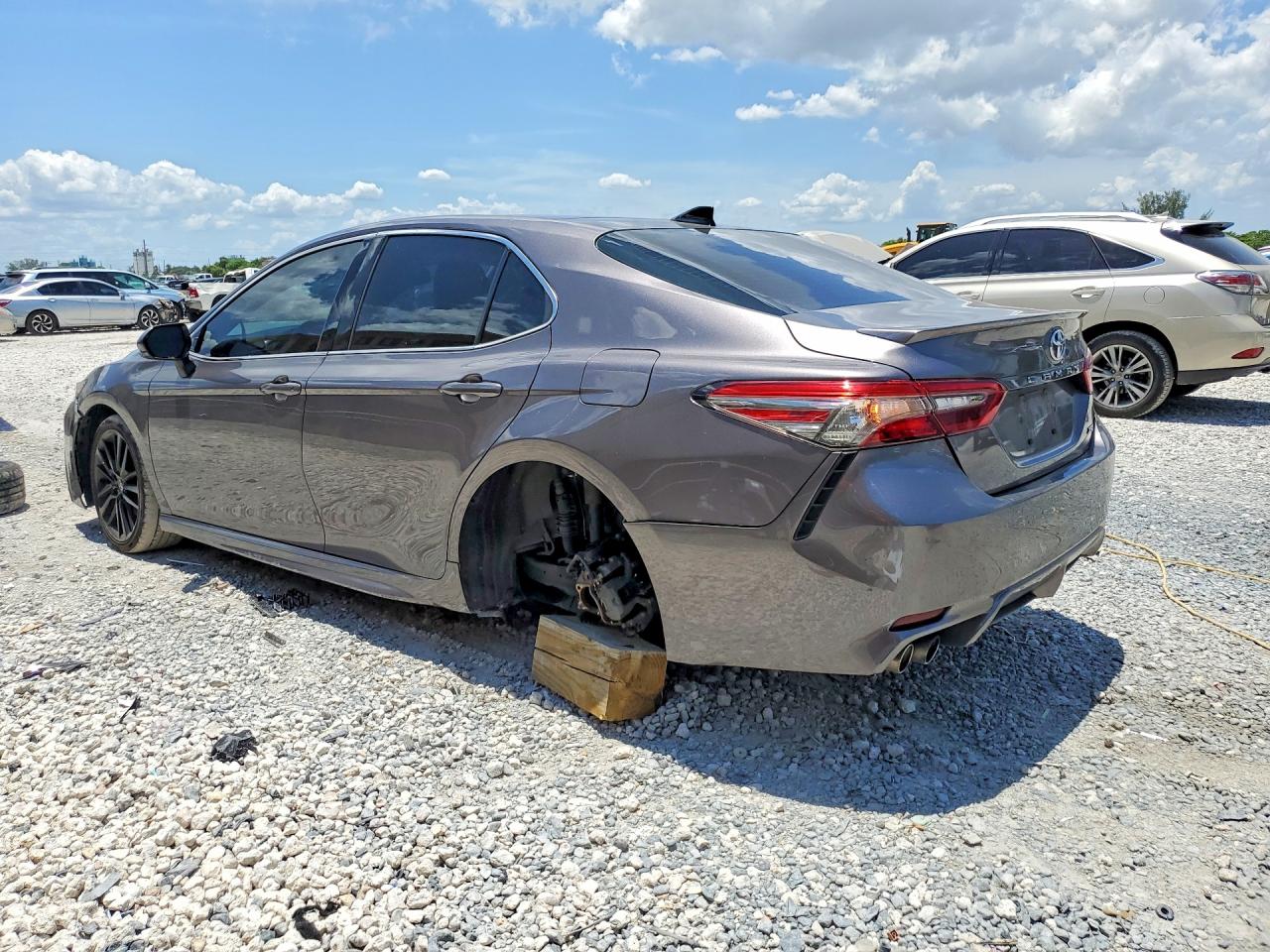 2021 TOYOTA CAMRY XSE — снимка 2