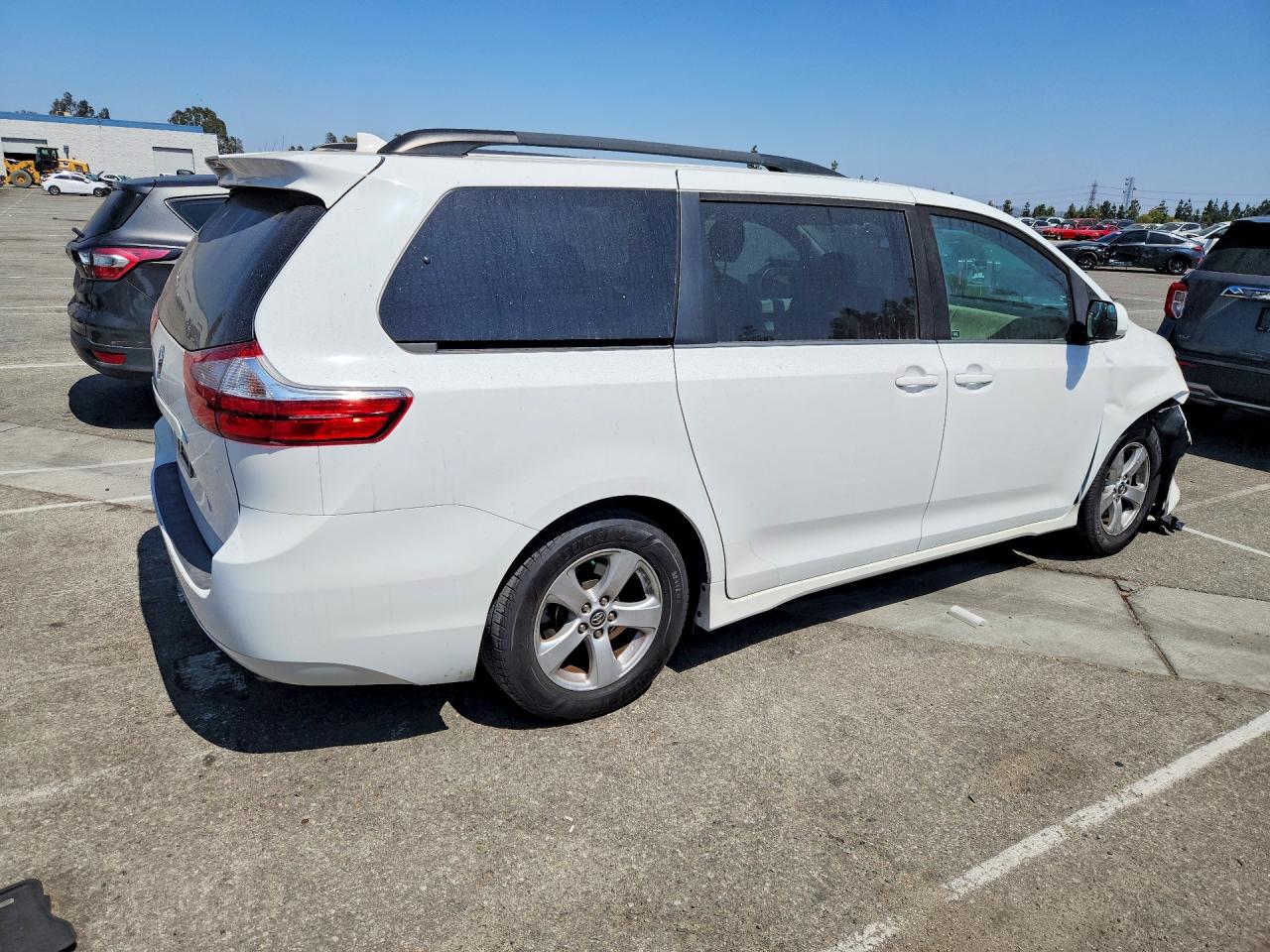 2018 TOYOTA SIENNA LE — снимка 3