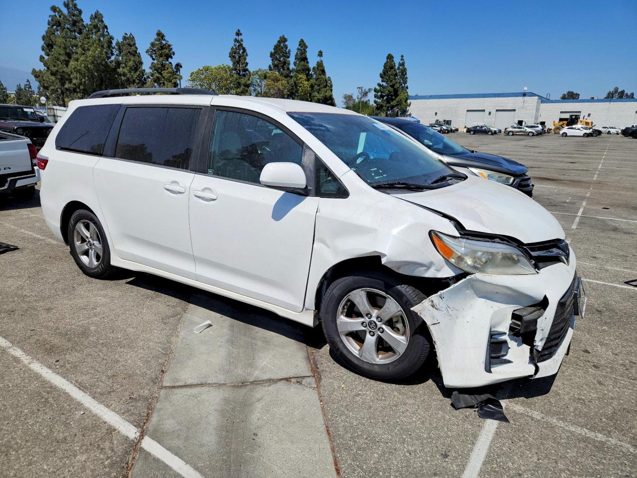 2018 TOYOTA SIENNA LE — снимка 4