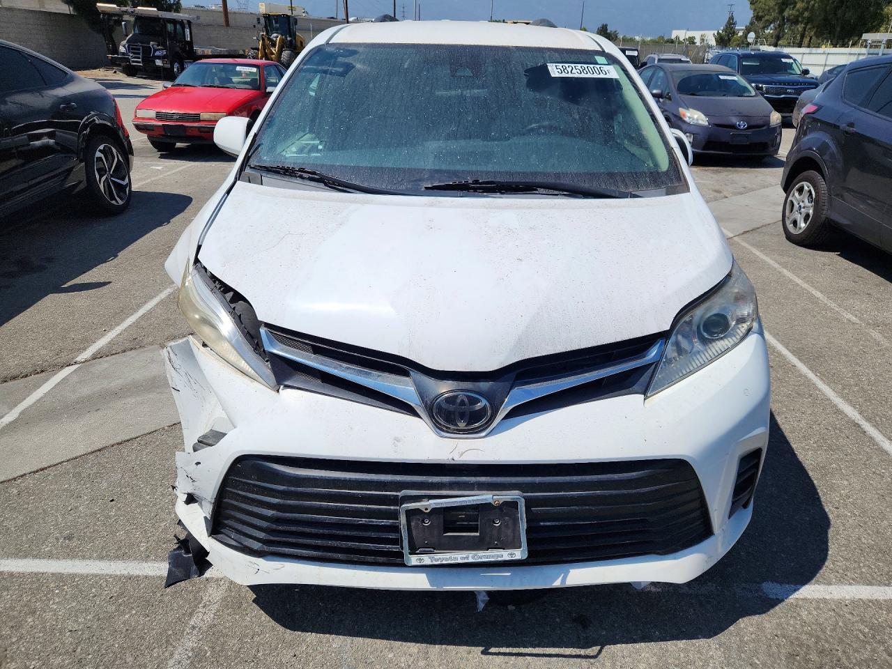 2018 TOYOTA SIENNA LE — снимка 5