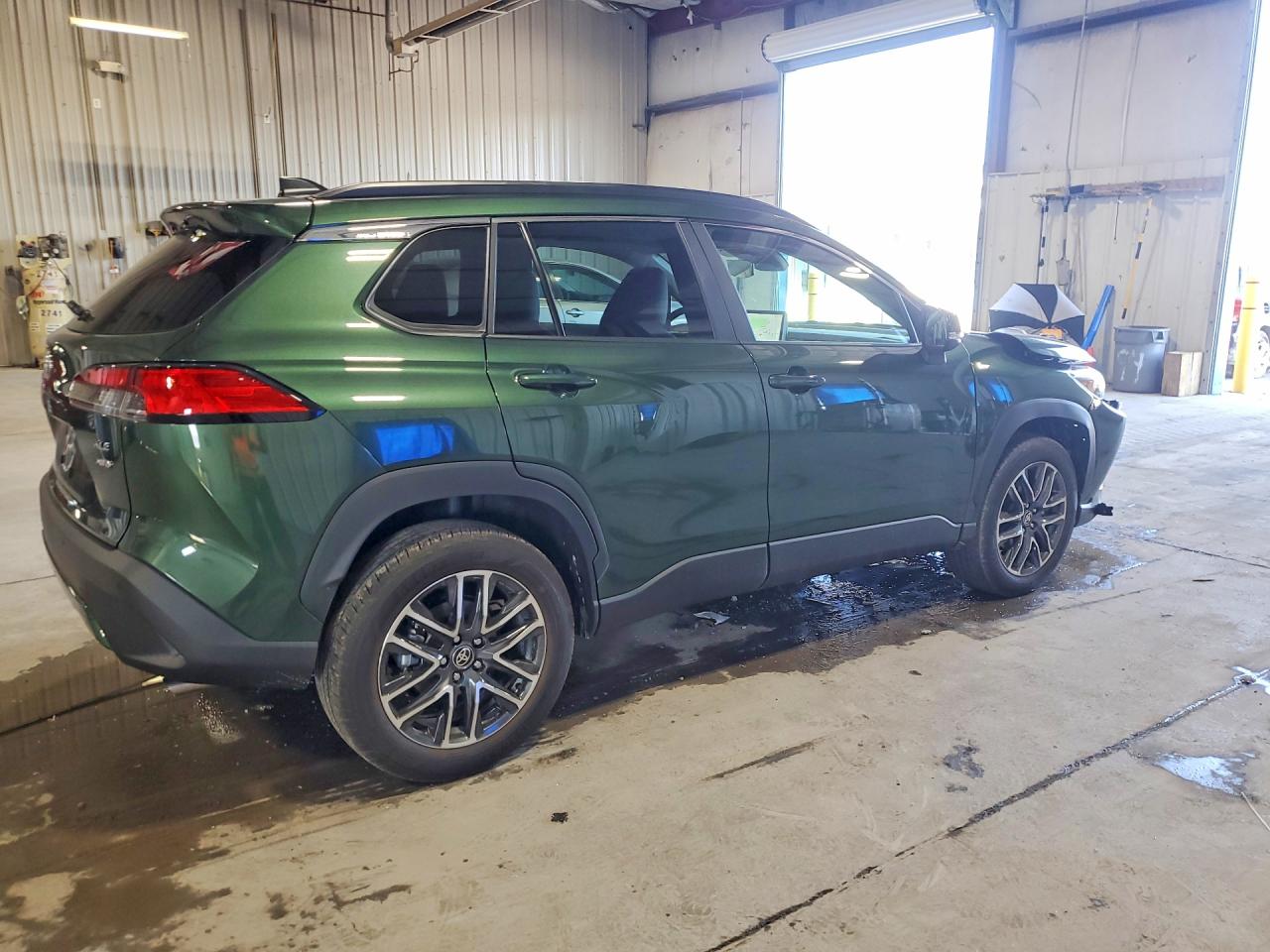 2026 TOYOTA COROLLA CROSS XLE — снимка 3