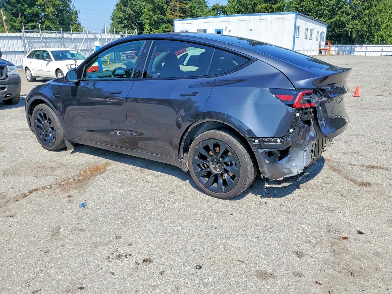 2024 TESLA MODEL Y — снимка 2