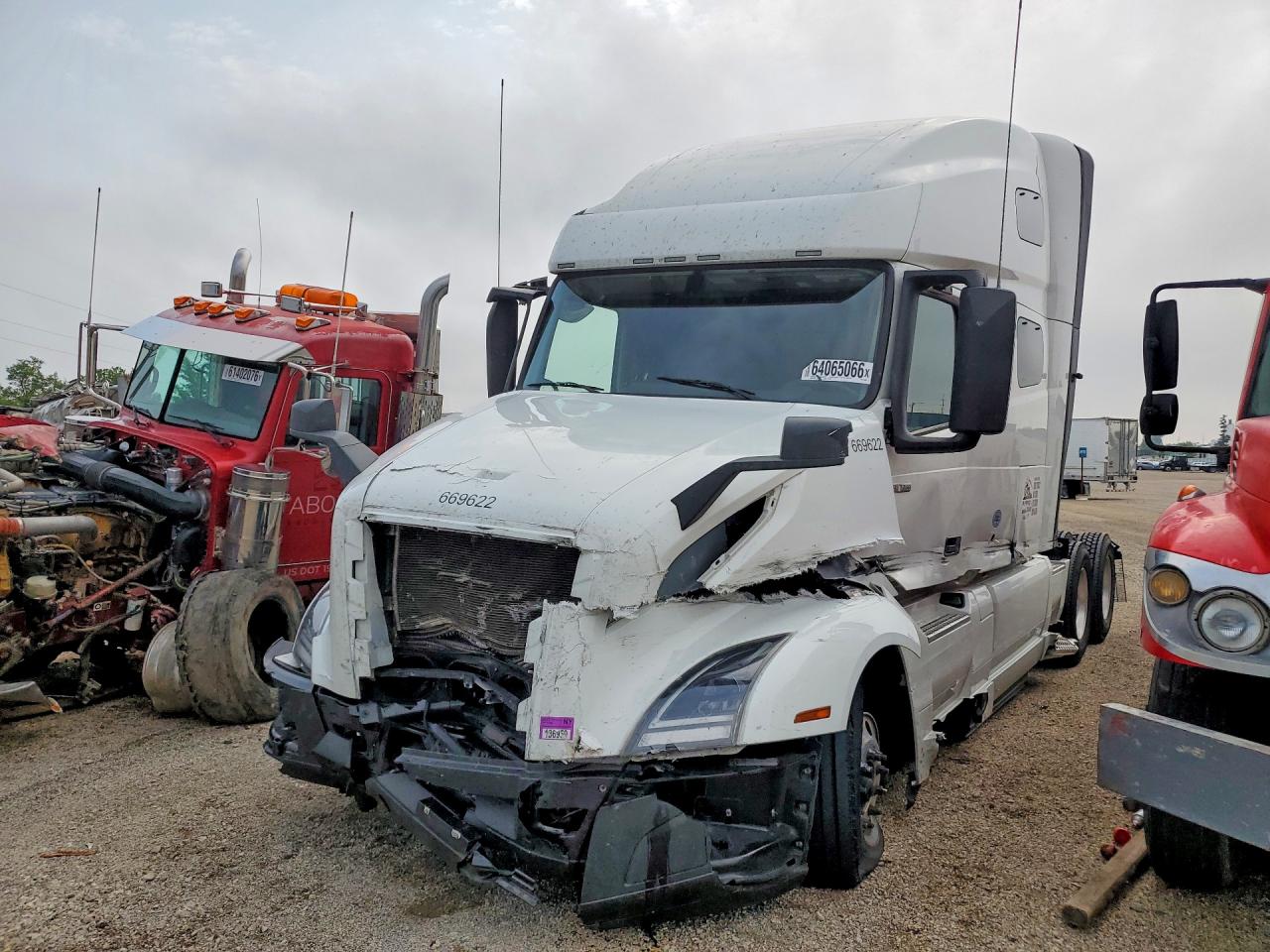 2025 VOLVO VNL VNL