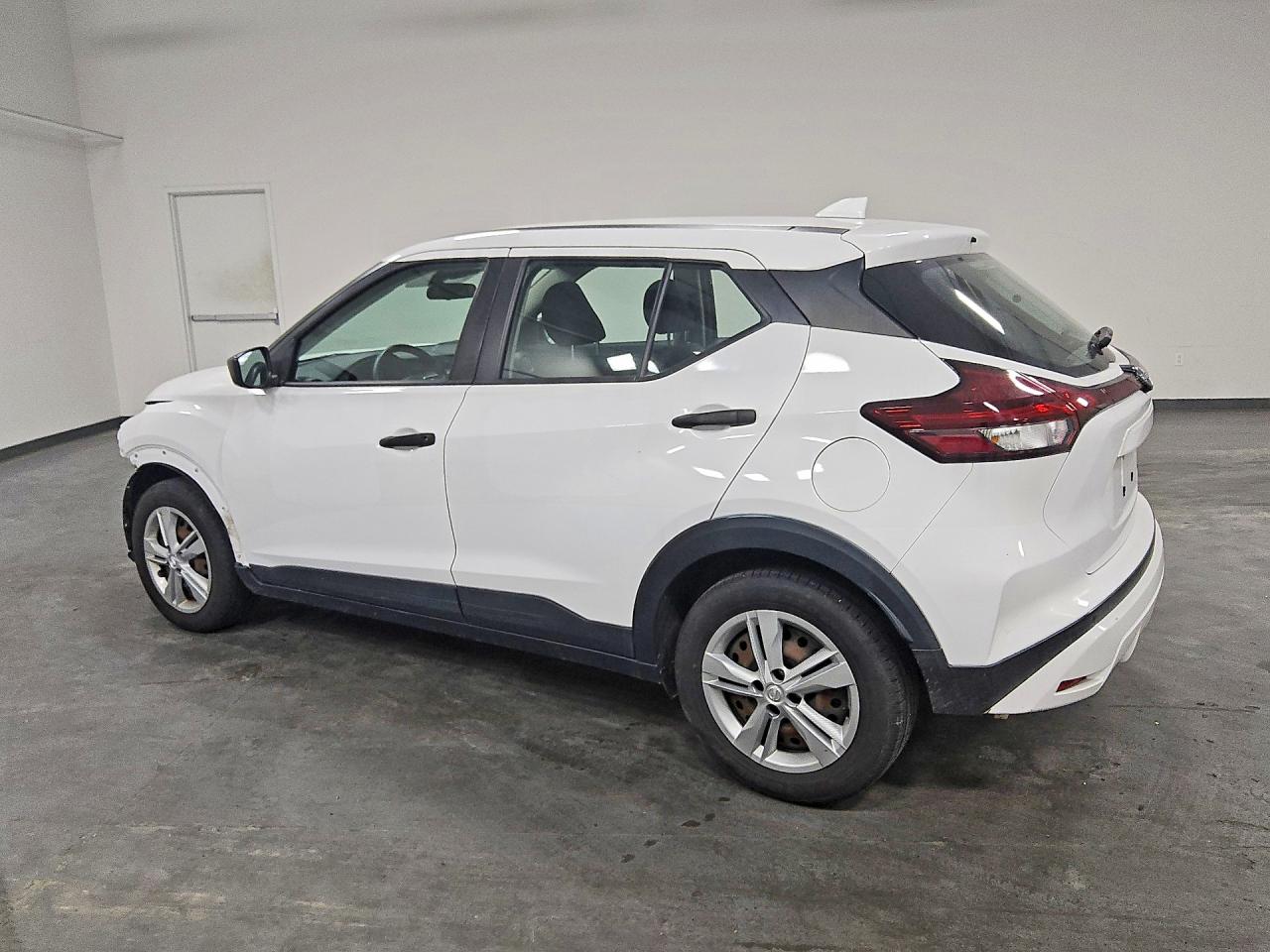 2023 NISSAN KICKS S — снимка 2