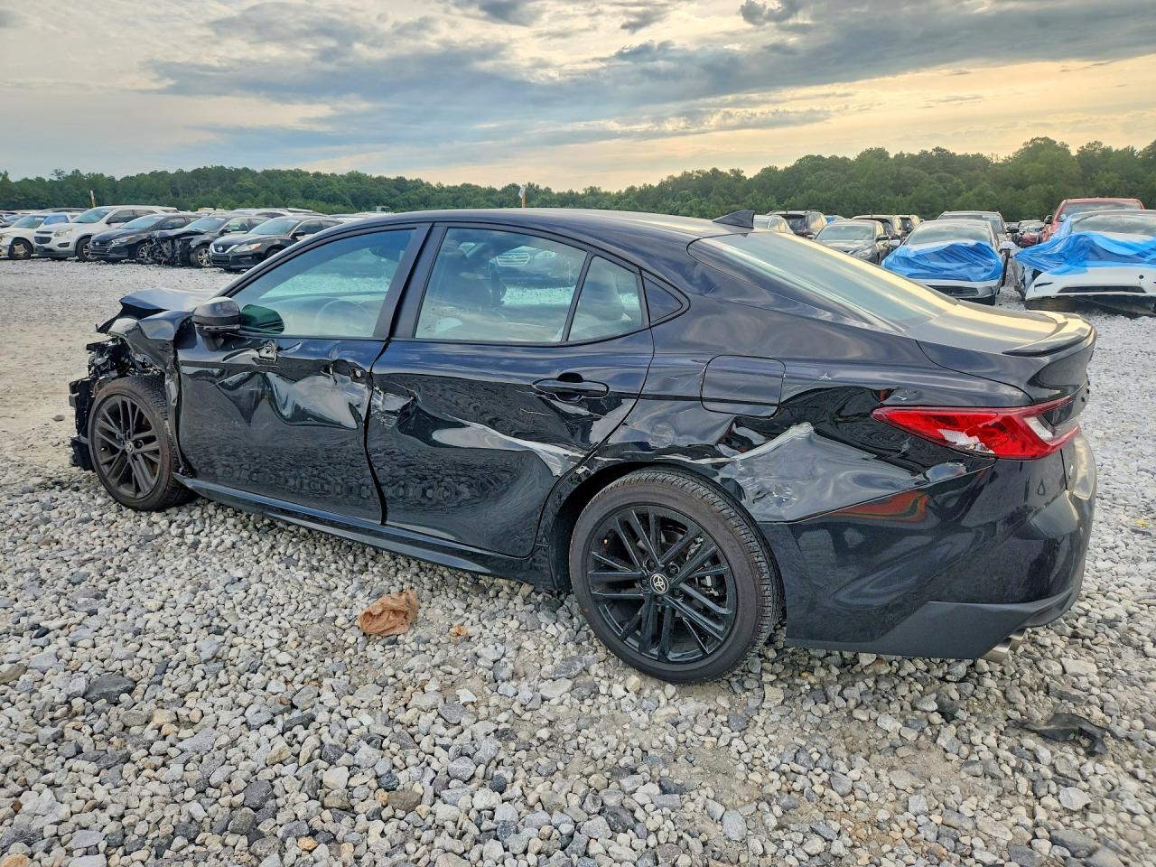2026 TOYOTA CAMRY SE — снимка 2