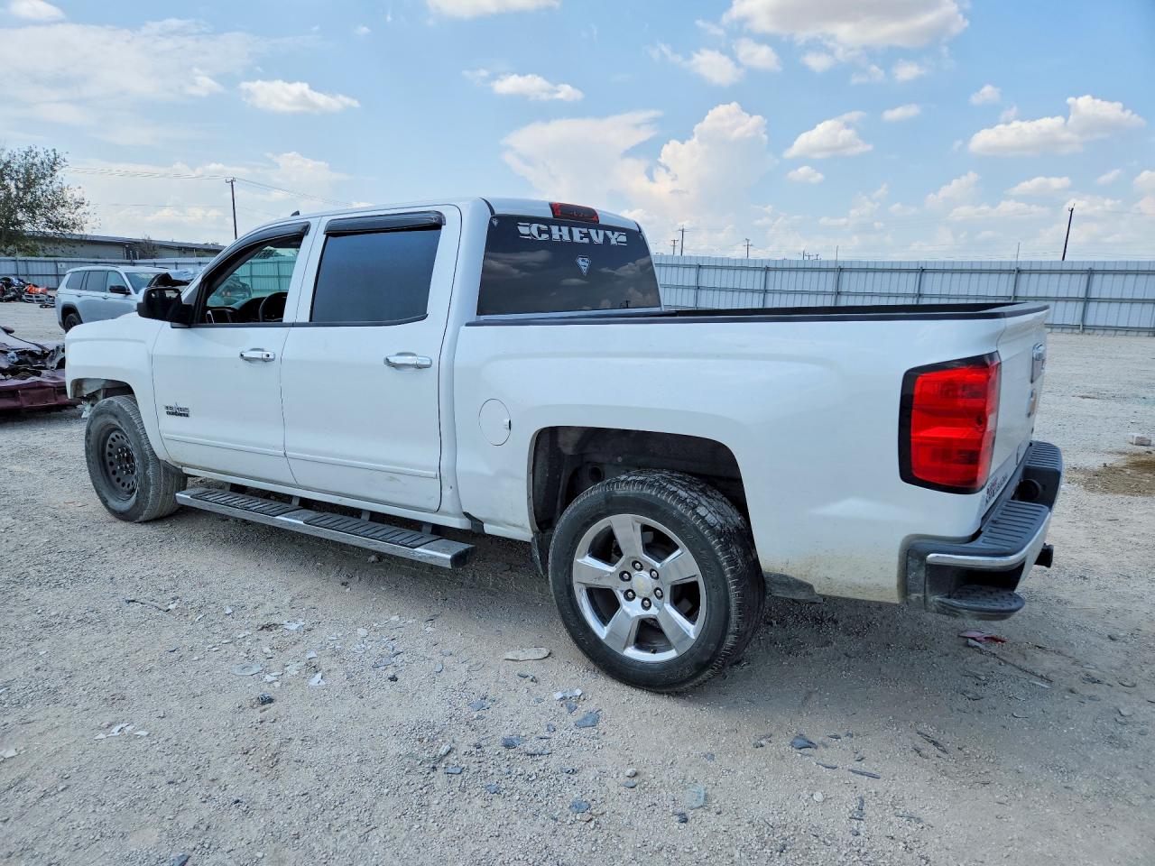 2017 CHEVROLET SILVERADO C1500 LT — снимка 2